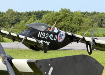 Pivotal's single-passenger electric aircraft