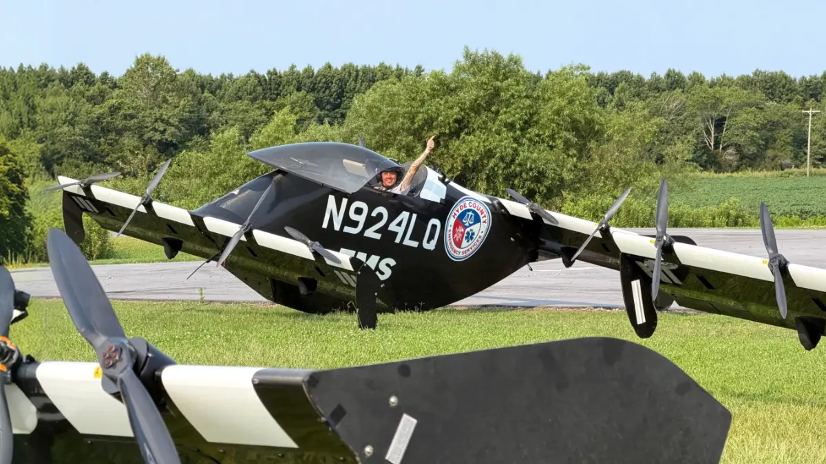 Pivotal's single-passenger electric aircraft